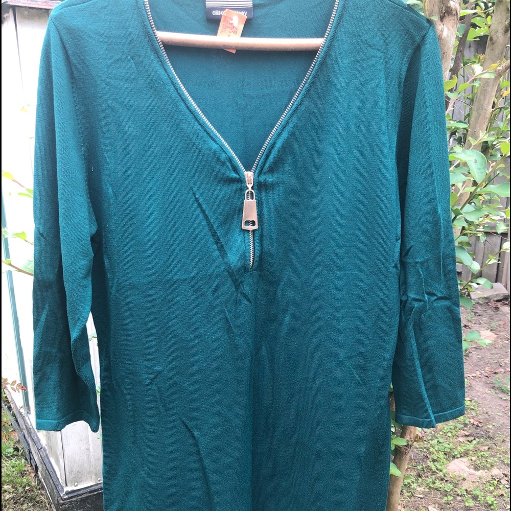 Green sweater dress with zipper accent